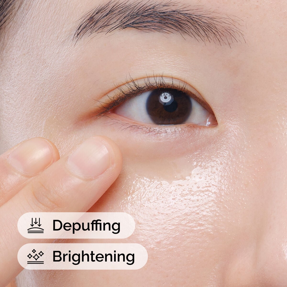 caffeine-solution-5-egcg-eye-serum-w2 ord-caffeine-solution-egcg-model-application-with-benefits.jpg